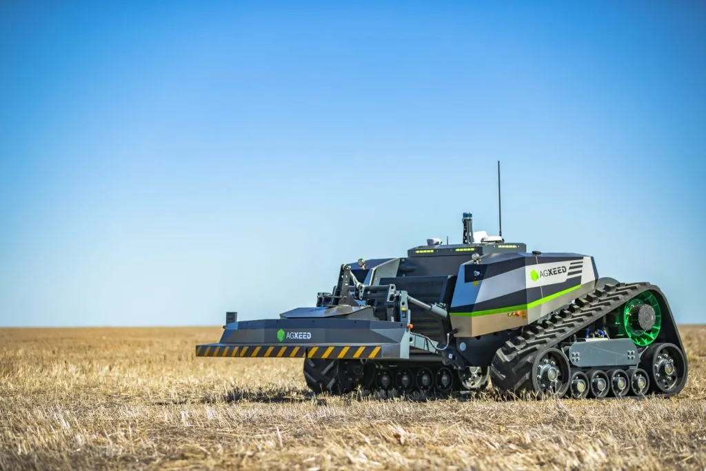 Tracteur autonome AgXeed T2 5-SERIES dans un champ